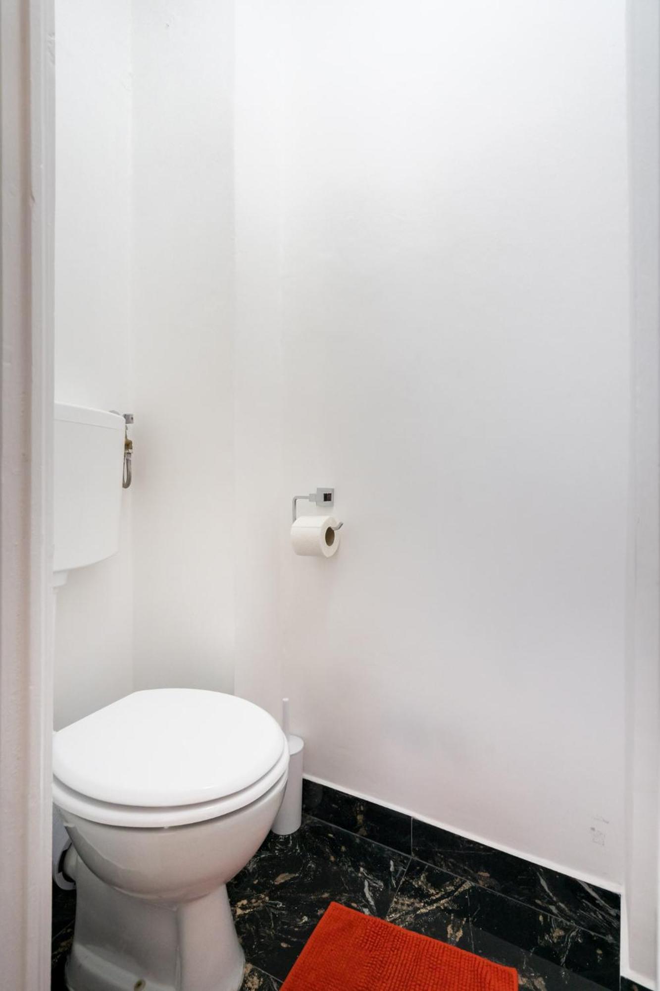 City View Apartment With Private Balcony Bucureşti Ngoại thất bức ảnh