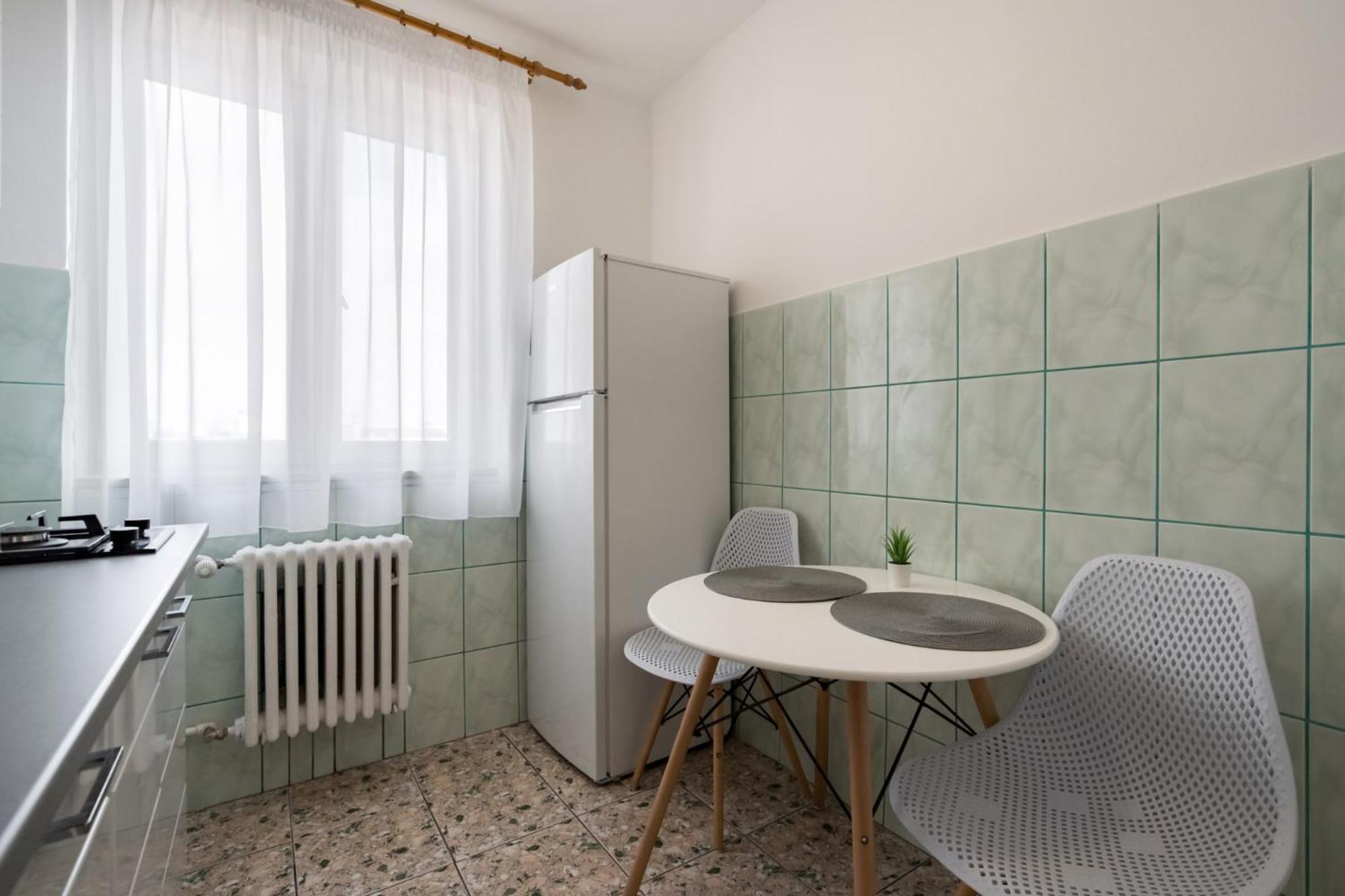 City View Apartment With Private Balcony Bucureşti Ngoại thất bức ảnh