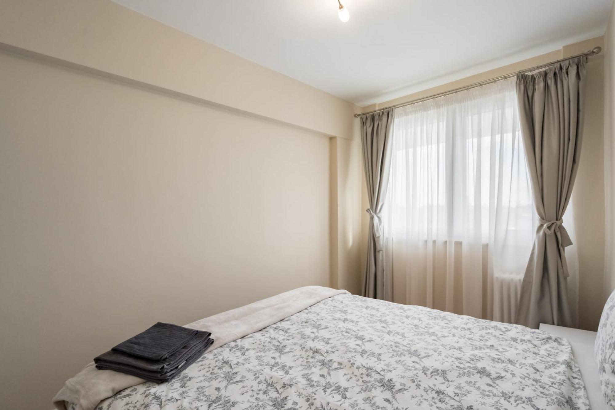 City View Apartment With Private Balcony Bucureşti Ngoại thất bức ảnh